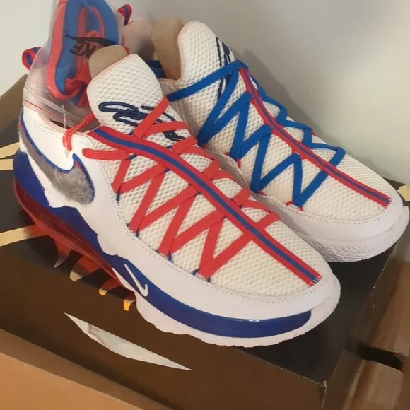 Nike | Shoes | Lebron 7 Low Bugs Bunny | Poshmark display picture 1